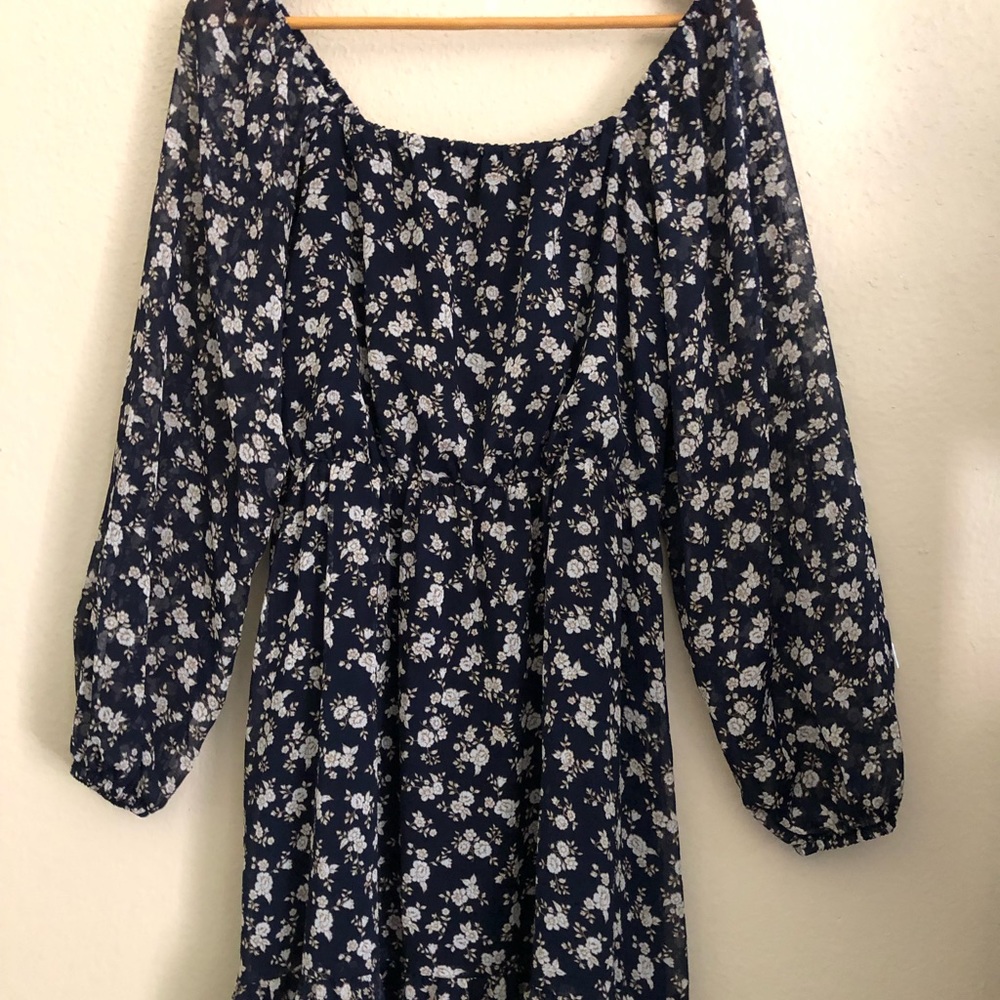 Banana republic off the shoulder dress; Navy blue with floral; Size S.